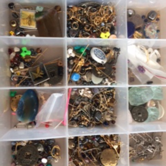 Tons of Fun with Beads and Findings - Picture 2 of 8